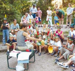 Schulklasse mit Frau Spanle im Vogelpark Steinen (Kopie) Schulklasse mit Frau Spanle im Vogelpark Steinen