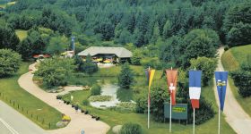 Falkner-Arena im Vogelpark Steinen